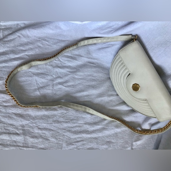 Vintage Pantera White Leather Semi Circle Purse with Leather & Gold Chain Strap - Picture 4 of 14